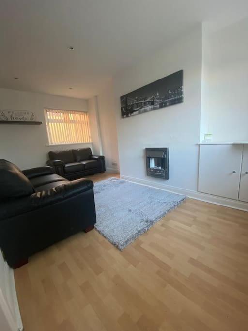 Modern Two Bed House Close To City Centre Belfast Exterior foto